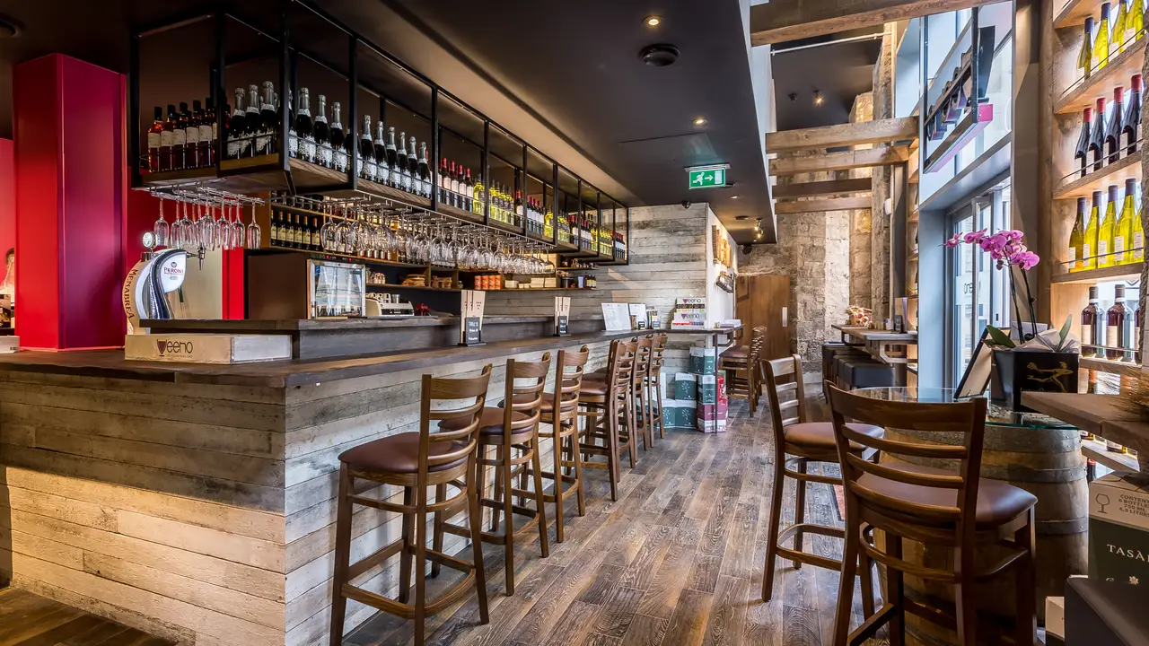 Veeno - Edinburgh Quarter Mile, Edinburgh, 
