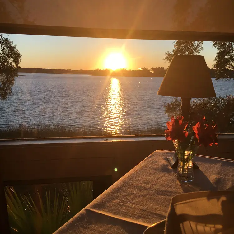 Old Fort Pub - Permanently Closed, Hilton Head Island, SC