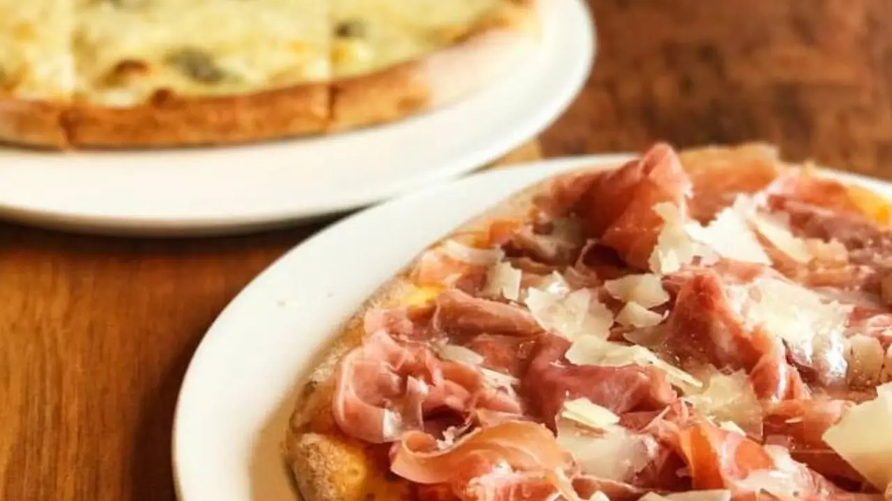 Pizzas - Pazzeria Italian Brewery, SoHo Central, Soho, Hong Kong