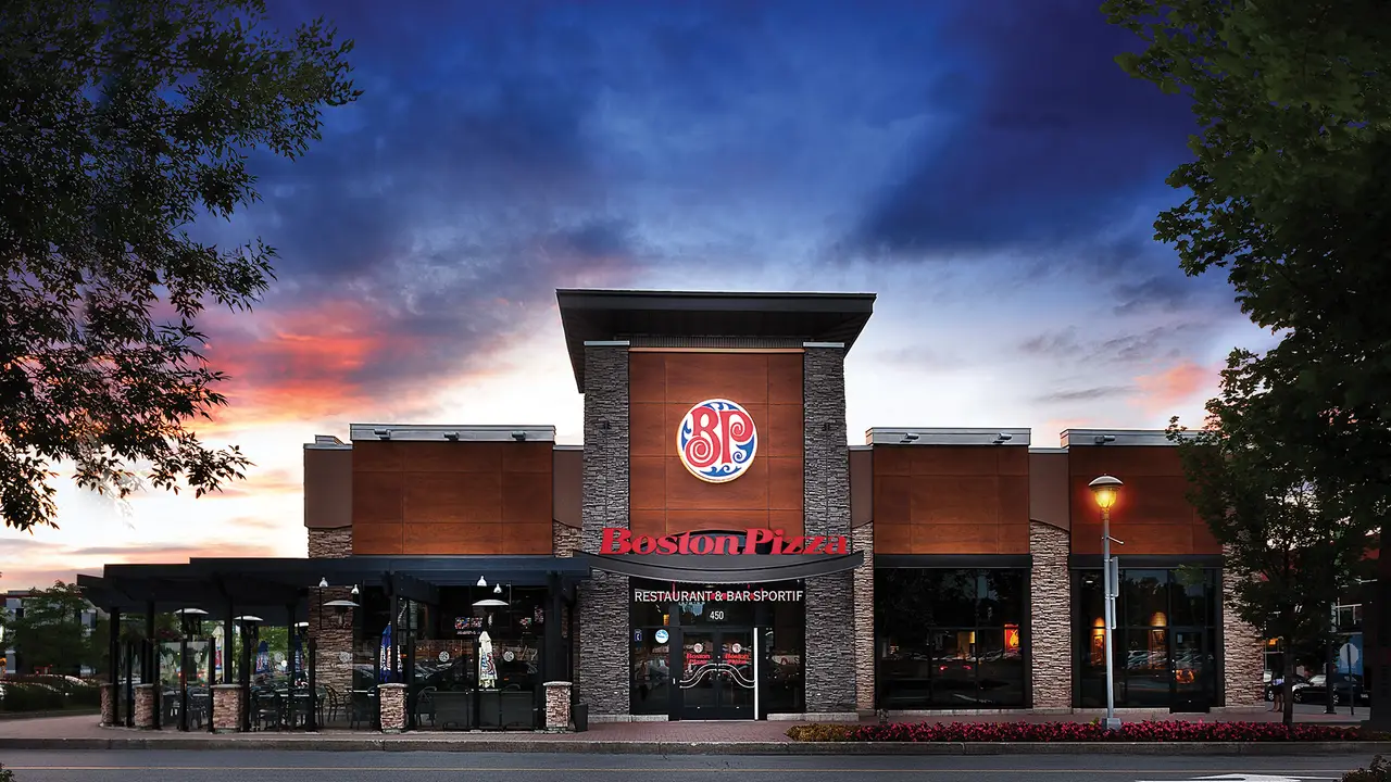 Boston Pizza - Boston Pizza - Yonge & Gerrard，ONToronto
