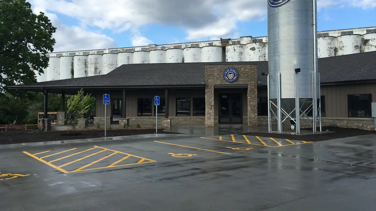 Blue Blood Brewing Company - Permanently Closed, Lincoln, NE