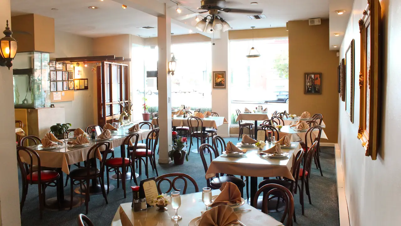 Anajak Thai Cuisine, Sherman Oaks, CA