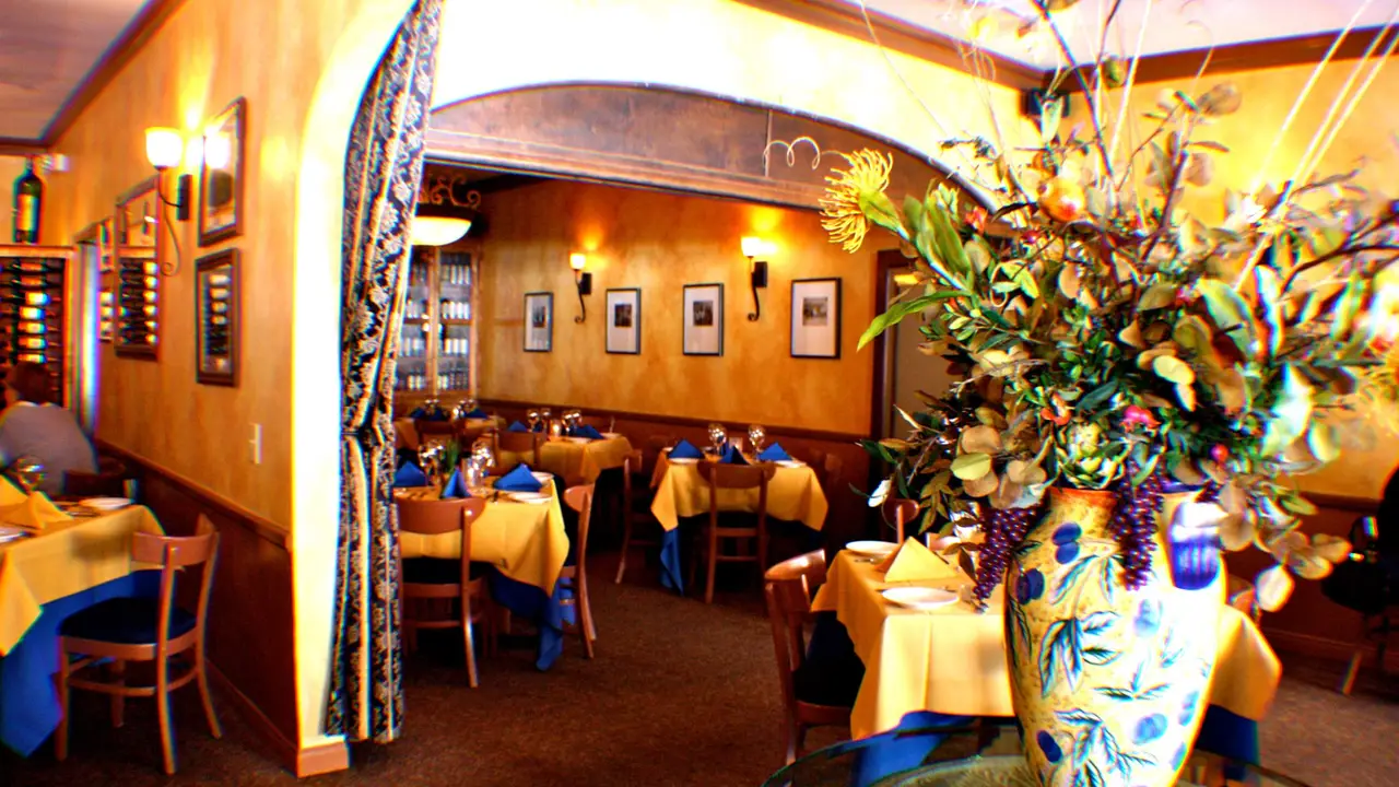 Russo's Ristorante - Permanently Closed, Long Beach, CA