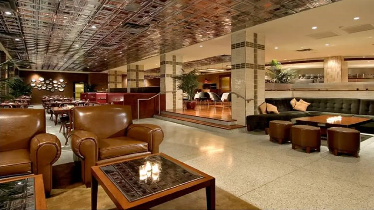 MetroKlub - Crowne Plaza Chicago Metro, Chicago, IL