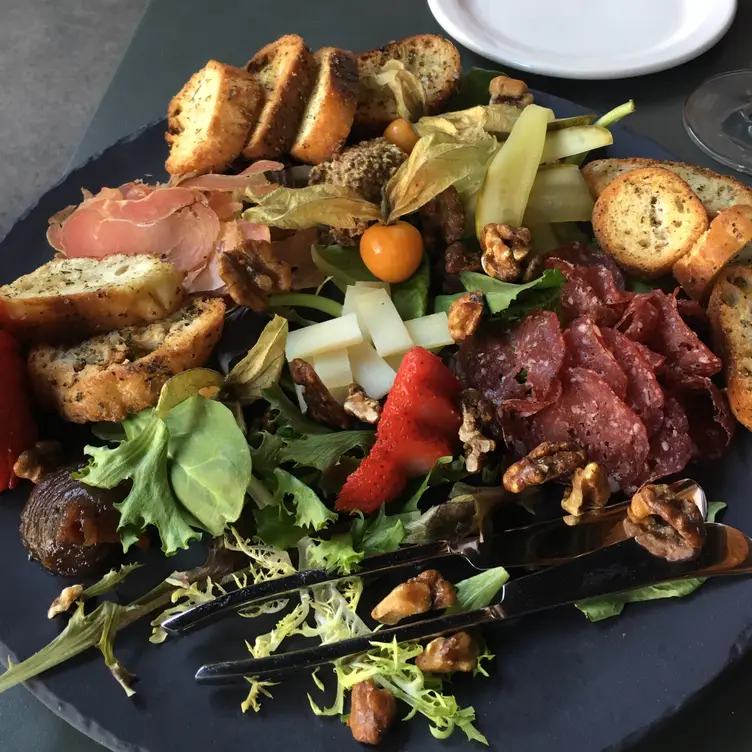 Cilantro - Permanently Closed, Calgary, AB