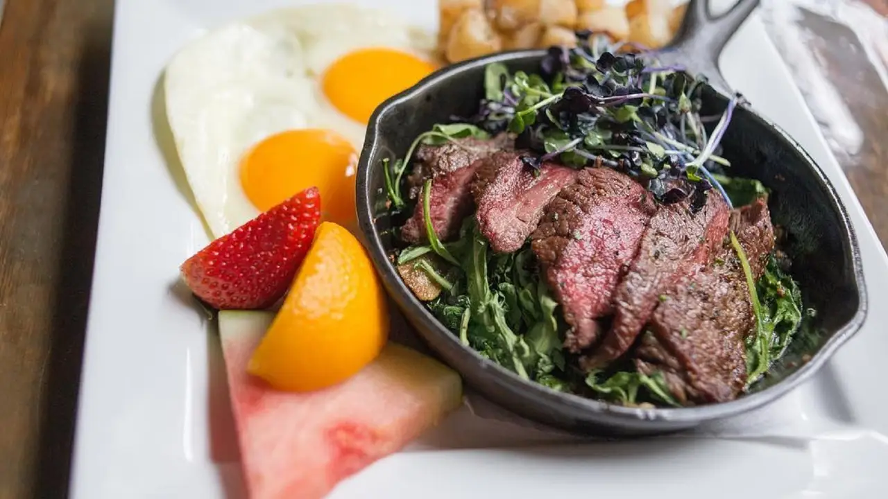 Rooster Cafe & Kitchen, Edmonton, AB