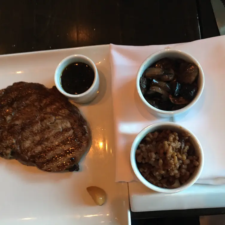 Bonfire Restaurant & Bar, West Kelowna, BC