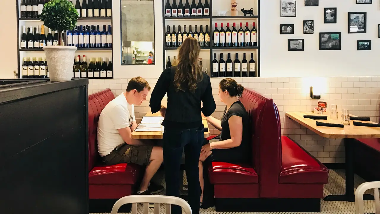 Cheesetique - Mosaic - Permanently Closed, Fairfax, VA