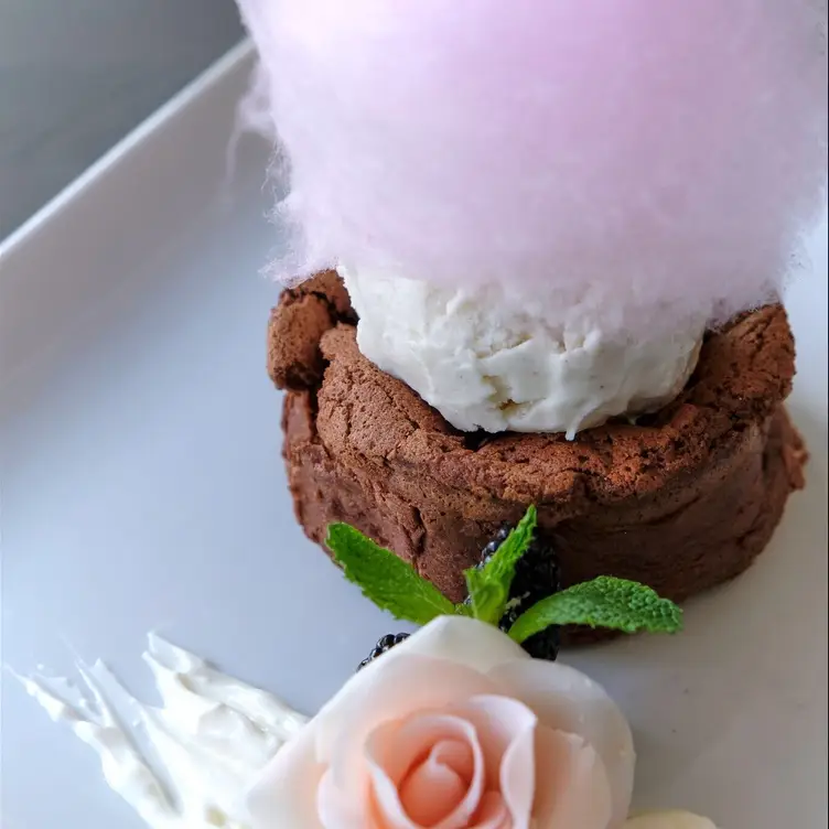 7 Fusion, Sherman Oaks, CA