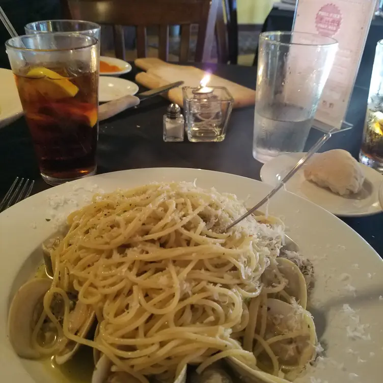 alfredo italian byo, Berwyn, PA