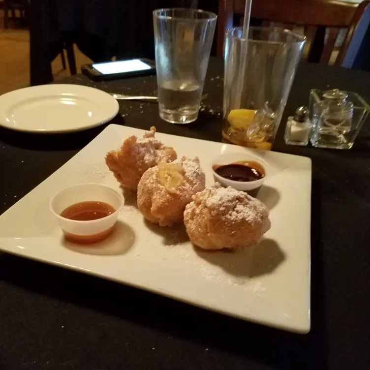 alfredo italian byo, Berwyn, PA
