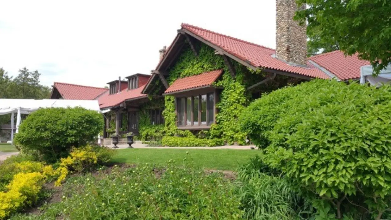 Miller Lash House, Scarborough, ON