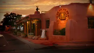 Una foto del restaurante High Noon