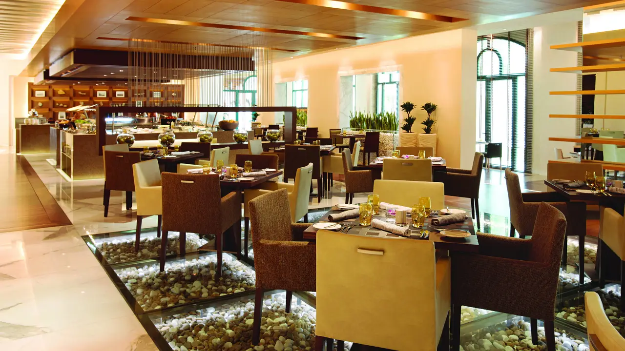 Zest All Day Dinning - Al Ain Rotana, Al Ain, Al Ain