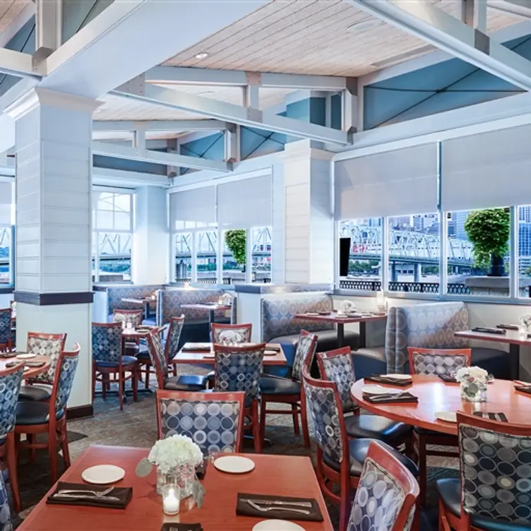 Mitchell's Fish Market - Newport - Permanently Closed, Newport, KY