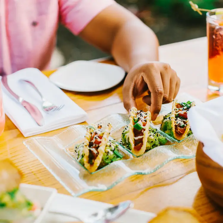 Hgk Roadshow Web- - Hula Grill - Kaanapali, Lahaina, HI