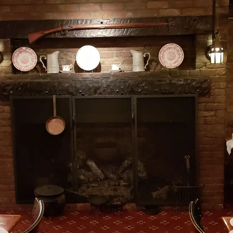 Wiggins Tavern - Hotel Northhampton, Northampton, MA