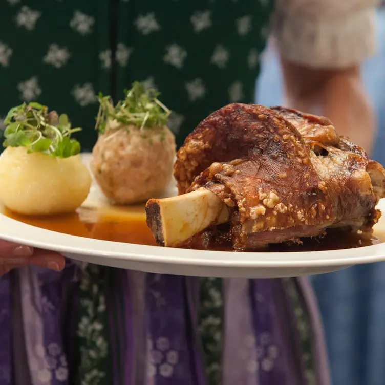 Glöckle Wirt - Essen  - Schweinshaxn - Glöckle Wirt BY München