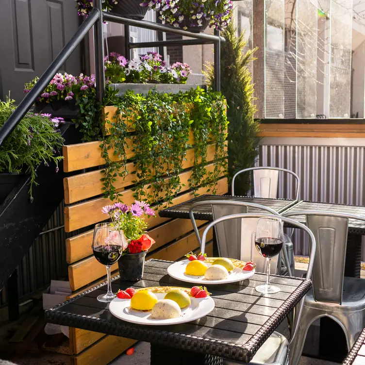 Monki Bistro, Calgary, AB