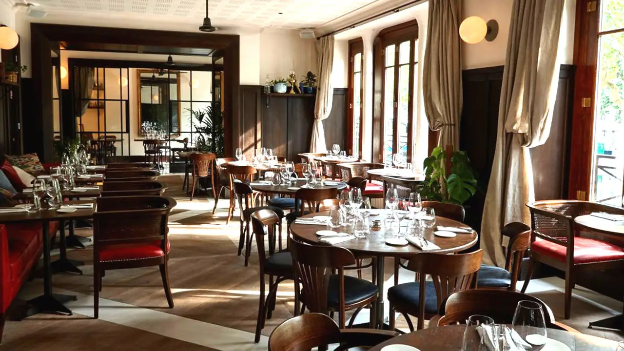 Nola restaurant - Canal Saint Martin, Paris, Paris