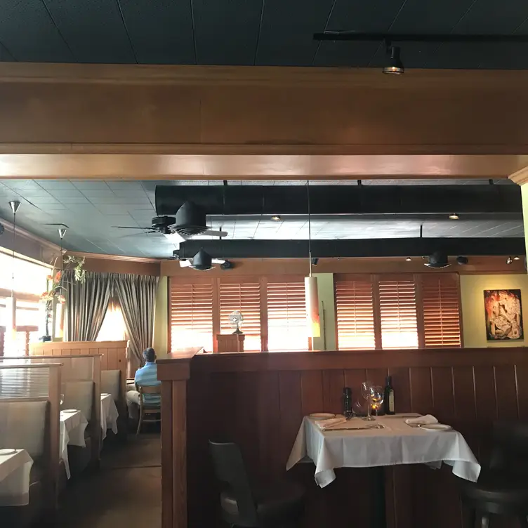 Cafe Maxx, Pompano Beach, FL