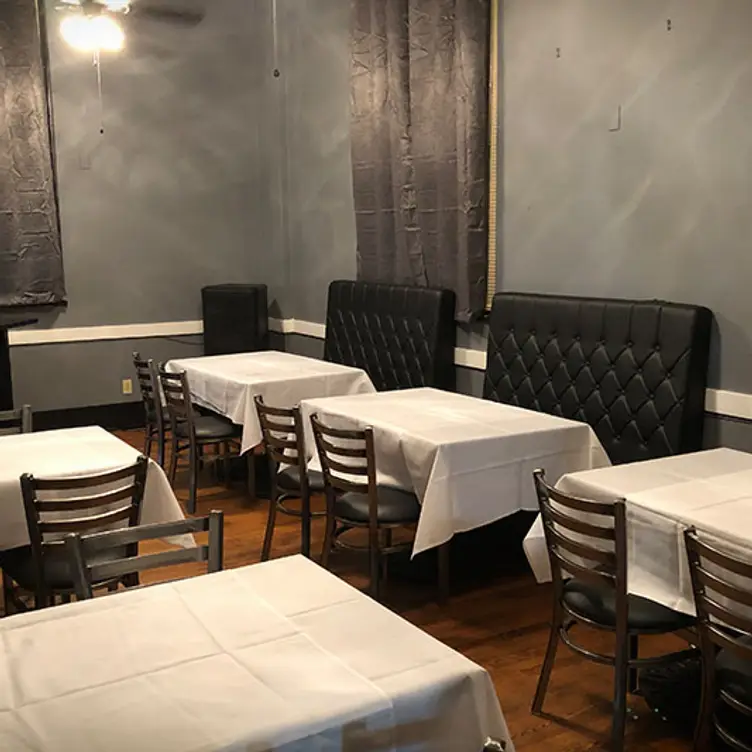Waves Restaurant & Lounge - Permanently Closed, Vacaville, CA