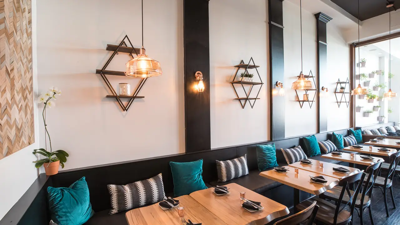 Arcwood Wine Bar, Tarzana, CA