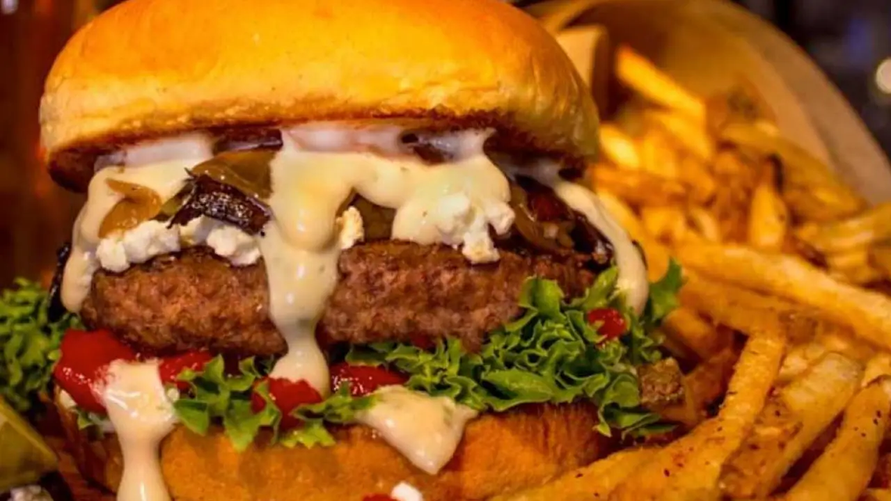 Burger-theory-farm-fresh-burger - Burger Theory - Holiday Inn Joliet Southwest, Joliet, IL