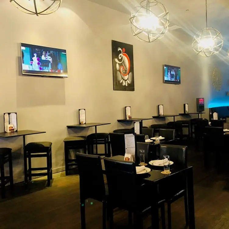Img - Maezo Indian Cuisine, Toronto, ON