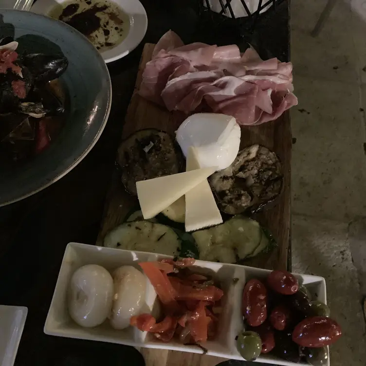 Barbatella, Naples, FL