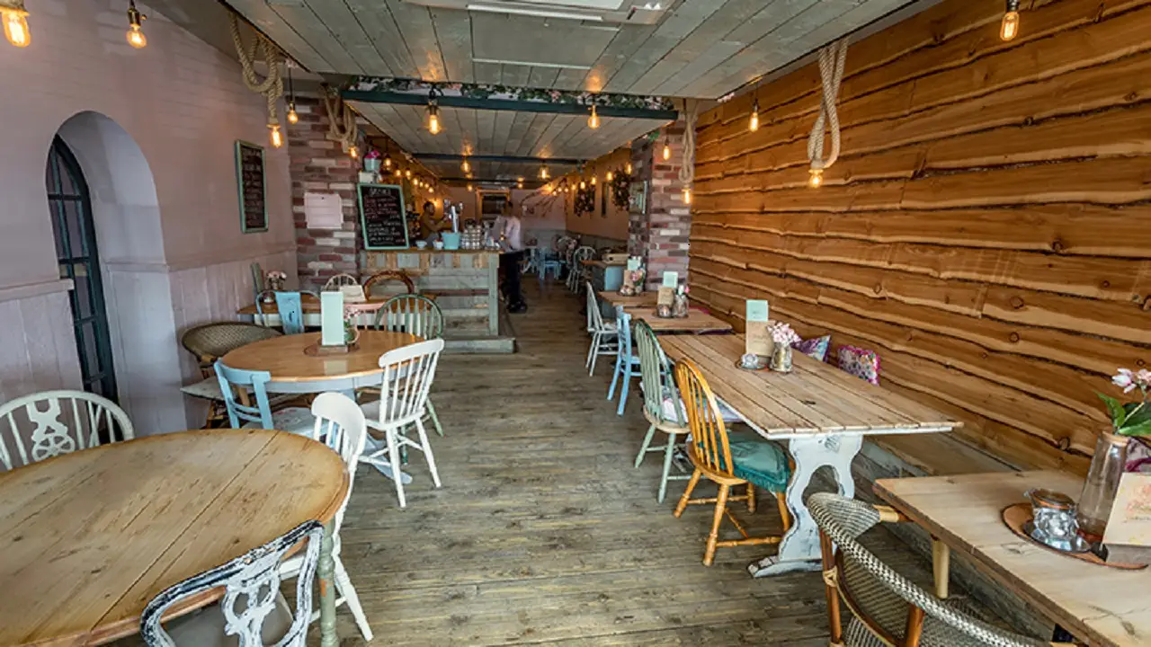 Afternoon Tea @ Wallis & Co, Hartlepool, County Durham