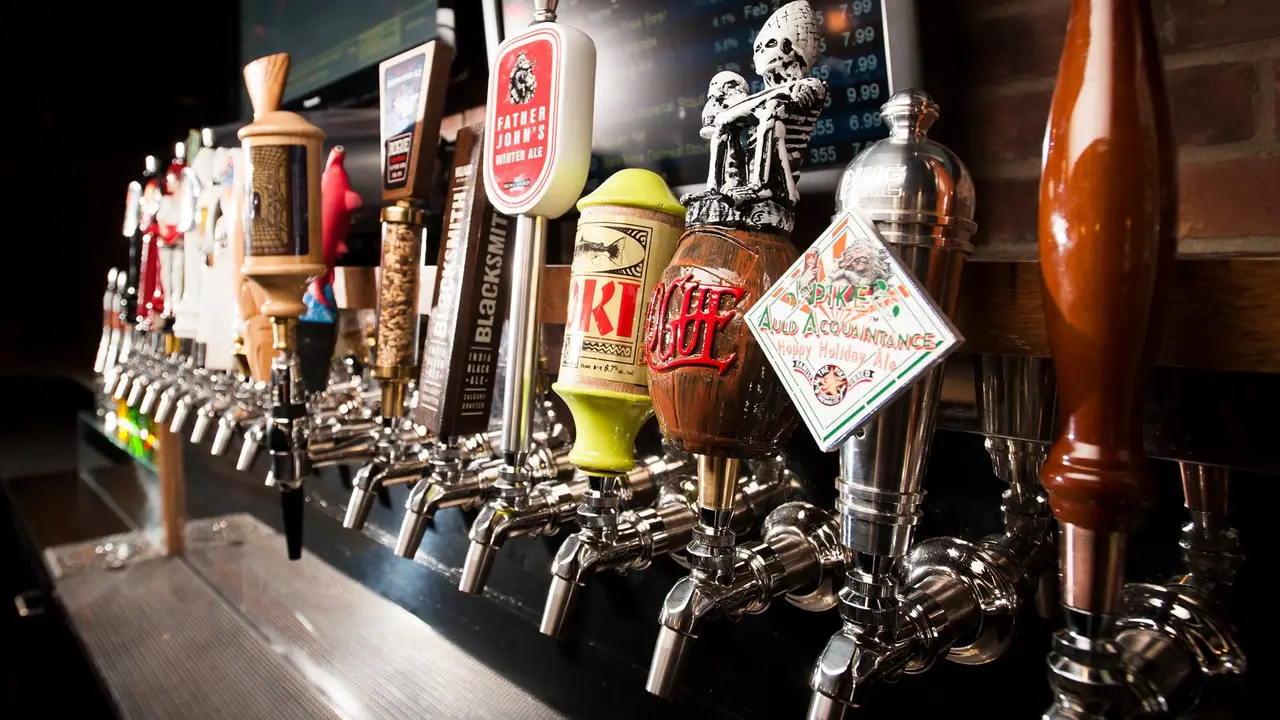 Beer Revolution Craft Beer & Pizza Bar - Beltline, Calgary, AB