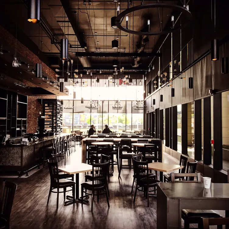 1918 Tap and Table, Calgary, AB