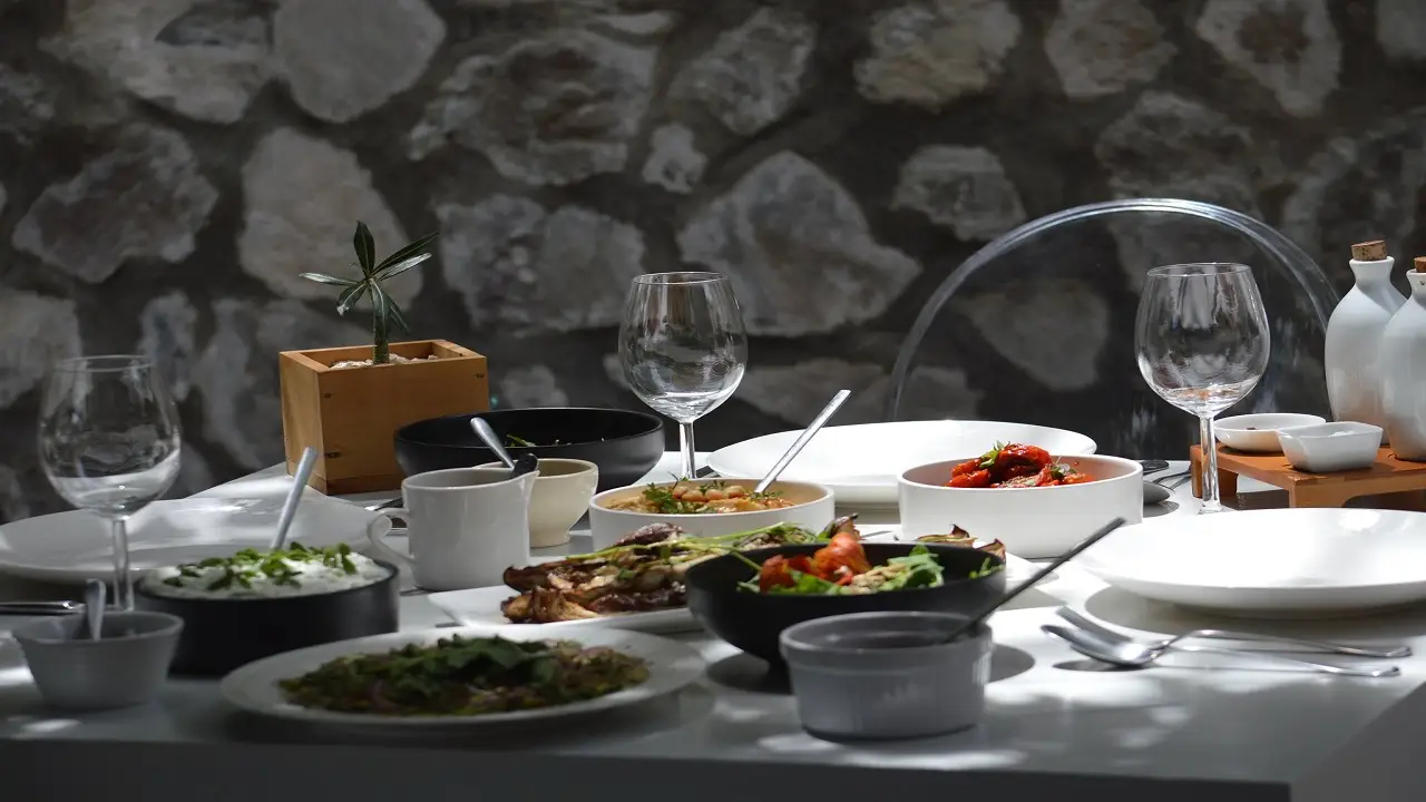 Anzan Table, San Marcos La Laguna, Outside US