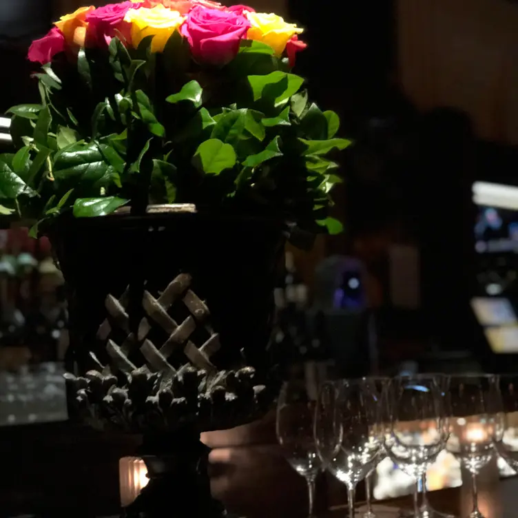 Mistral - Sherman Oaks, Sherman Oaks, CA