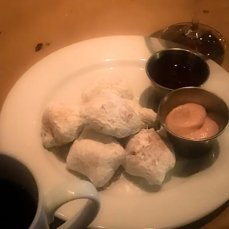 Dyrons Low country, Mountain Brook, AL