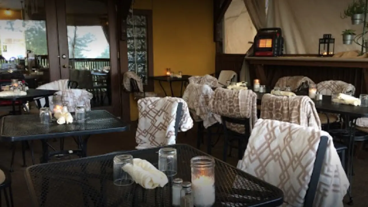 R - Roger's Riverview Bistro WA Snohomish