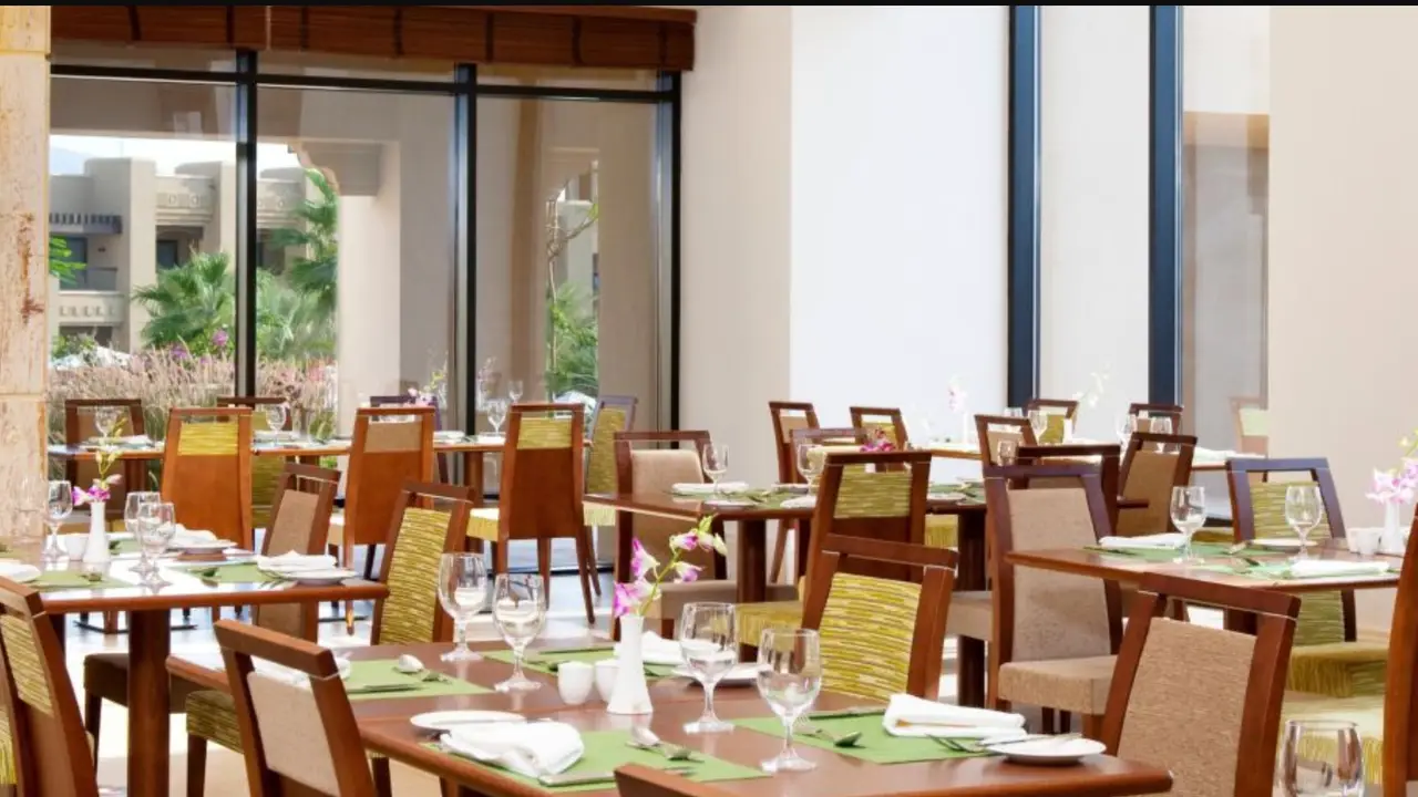 Al Deera Restaurant - Holiday Inn Resort Dead Sea  Dead Sea