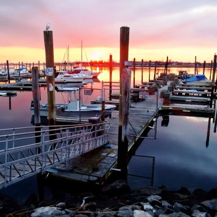 Af-a-da--dbefa - Sea Shore Restaurant & Marina, Bronx, NY