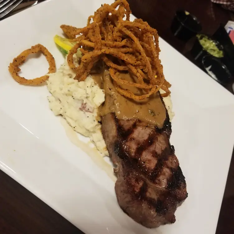 Lefty's Main Street Grille, Blacksburg, VA