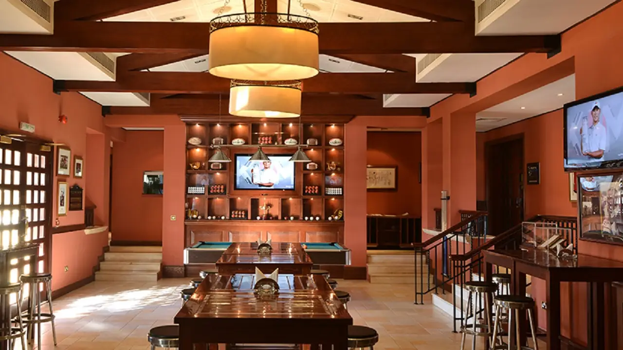 Birdies Sports Lounge  - Arabian Ranches Golf Club, Dubai, UAE