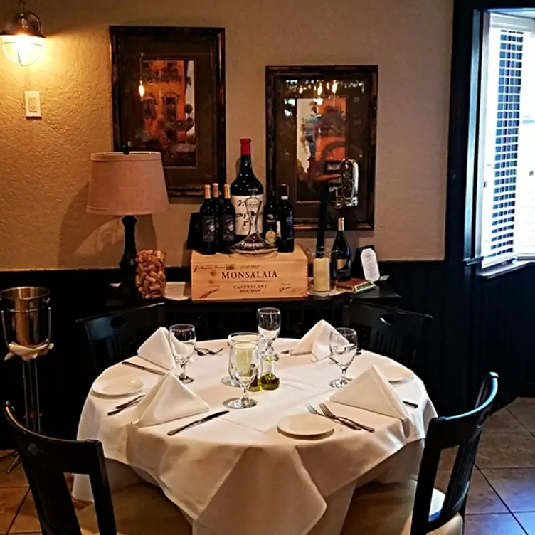 Tiramisu Ristorante Italiano - 	Permanently Closed, Tequesta, FL
