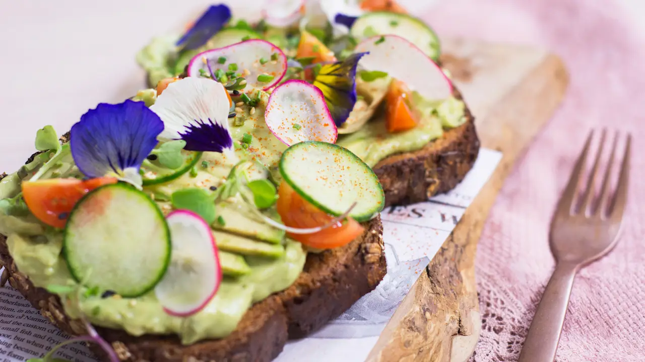 Avocado Toast - FitKitchen - Londres 91, Barcelona, Barcelona