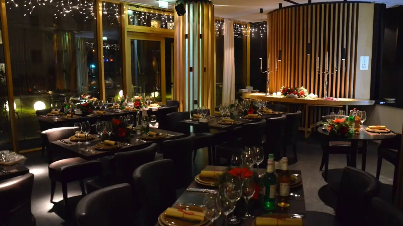 Madloba Lounge, Berlin, BE