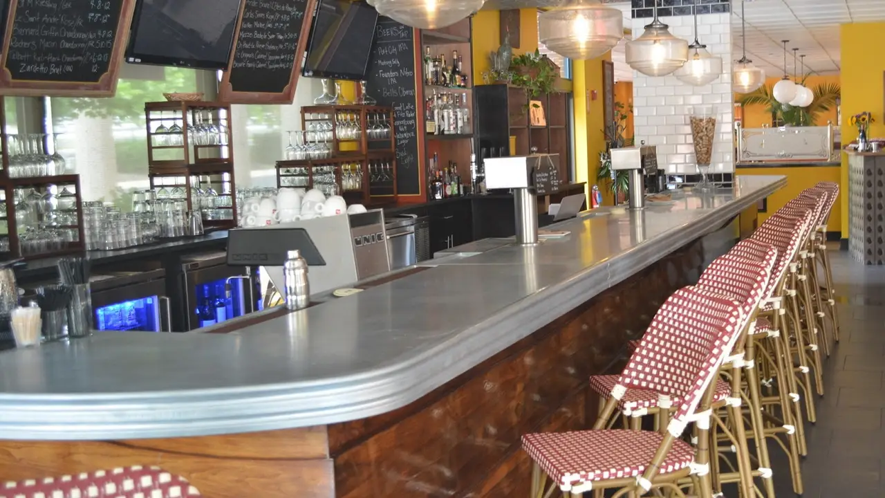 French Hound Brasserie - Permanently Closed, Leesburg, VA