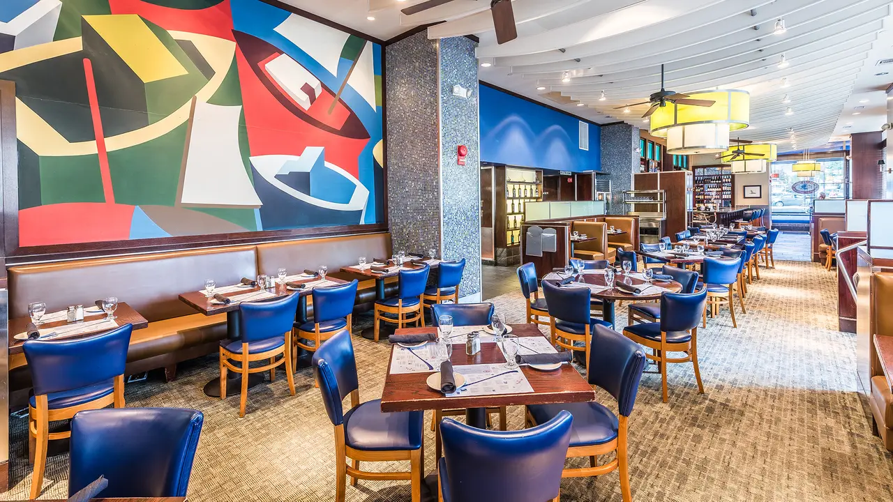 Legal Sea Foods, Crystal City Dining Room - Legal Sea Foods - Crystal City, Arlington, VA