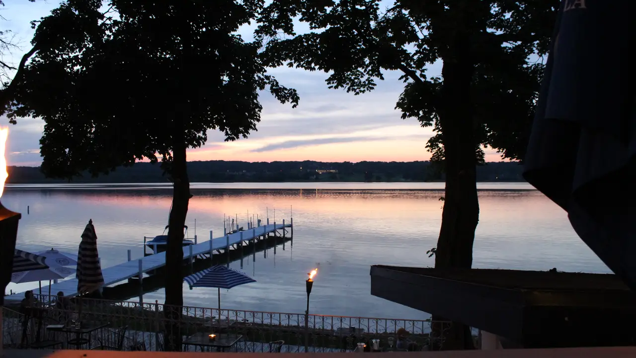 Stefana's Lakeside Dining - Permanently Closed, Lake Geneva, WI