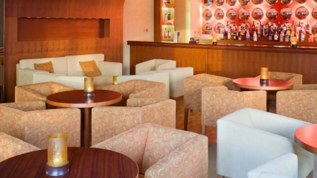 The Sports Bar - Crowne Plaza Sohar, sohar, al batinah