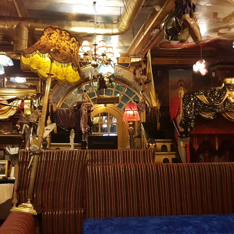 Sarastro, London, 