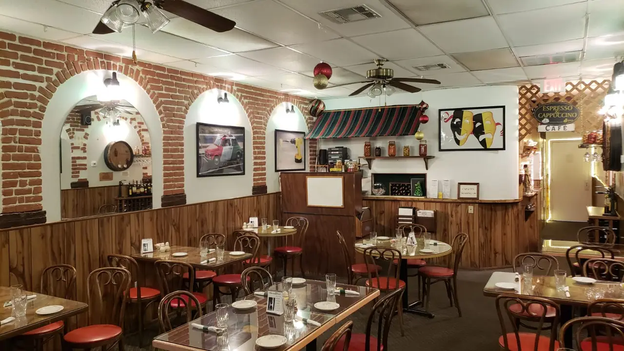 La Piazzetta, Lauderhill, FL